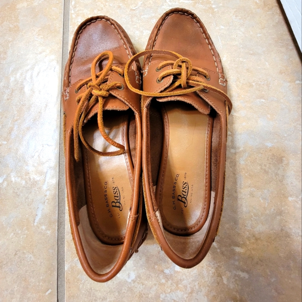 Great condition Bass 7 caramel bronw